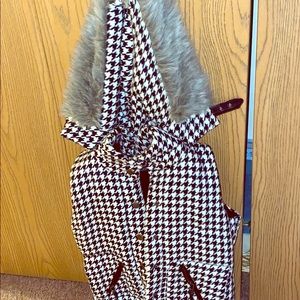 Houndstooth Vest with fur hood!!